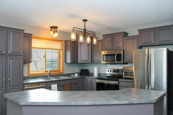 610 Shardlow LN NE, Byron, MN 55920