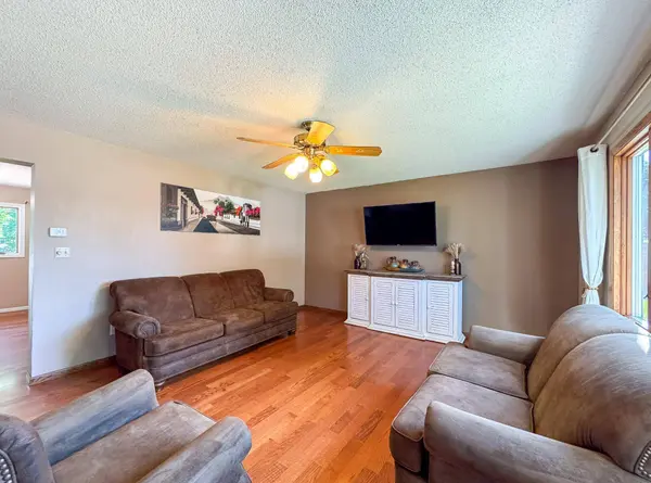 307 Hilltop DR, Goodhue, MN 55027