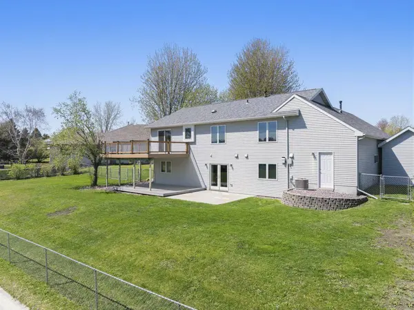 465 8th ST SW, Plainview, MN 55964