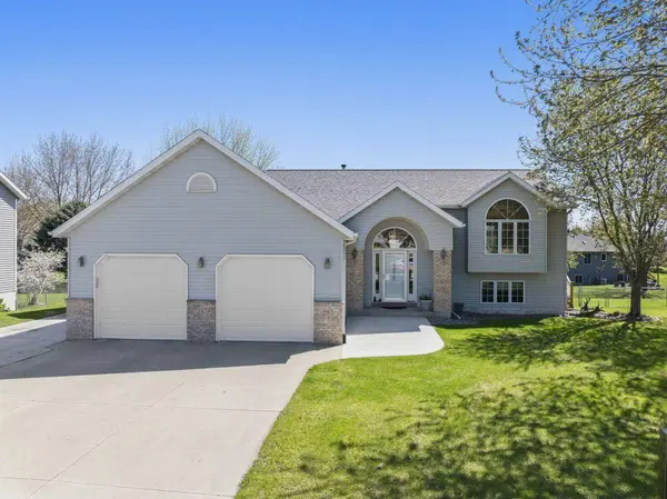 465 8th ST SW, Plainview, MN 55964
