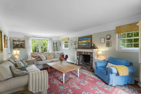 98 Whisconier Road, Brookfield, CT 06804