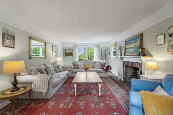 98 Whisconier Road, Brookfield, CT 06804