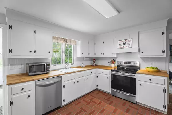 98 Whisconier Road, Brookfield, CT 06804