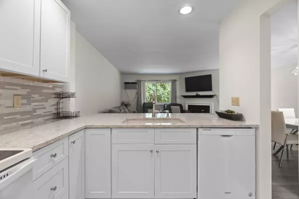 8 Rose Lane #APT 10-5, Danbury, CT 06811