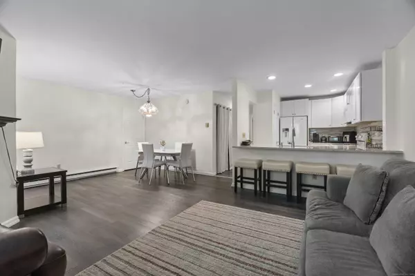 8 Rose Lane #APT 10-5, Danbury, CT 06811