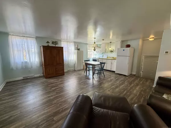 176 Pocono Road #2, Brookfield, CT 06804