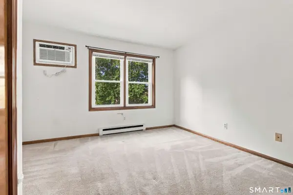 19 Hidden Knolls Circle #19, Monroe, CT 06468