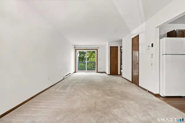 19 Hidden Knolls Circle #19, Monroe, CT 06468
