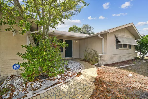 8907 PANDORA LN, Port Richey, FL 34668