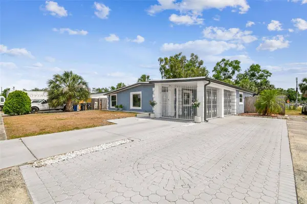 8006 TANGLEWOOD LN, Tampa, FL 33615