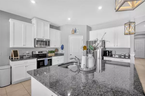 8512 ORCHARD GRASS ST, Wesley Chapel, FL 33544