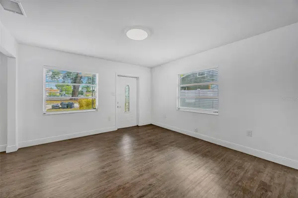 5114 N MACDILL AVE, Tampa, FL 33614