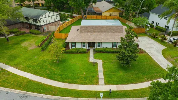 13313 GOLF CREST CIR, Tampa, FL 33618