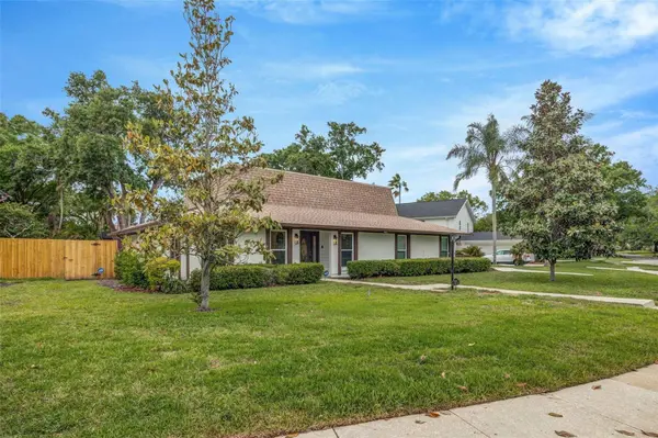13313 GOLF CREST CIR, Tampa, FL 33618