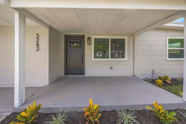 5242 45TH AVE N, St Petersburg, FL 33709