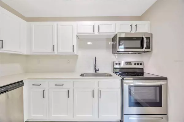 5242 45TH AVE N, St Petersburg, FL 33709