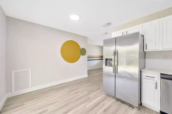 5242 45TH AVE N, St Petersburg, FL 33709