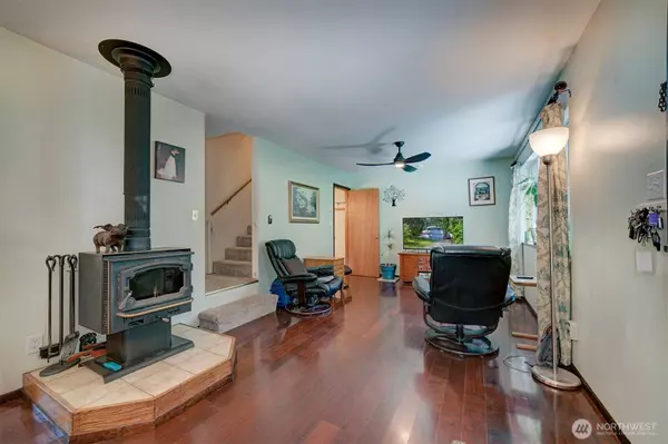 22305 Apollo DR NE, Poulsbo, WA 98370