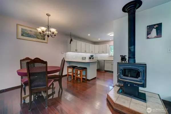 22305 Apollo DR NE, Poulsbo, WA 98370