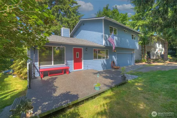 22305 Apollo DR NE, Poulsbo, WA 98370