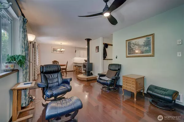 22305 Apollo DR NE, Poulsbo, WA 98370