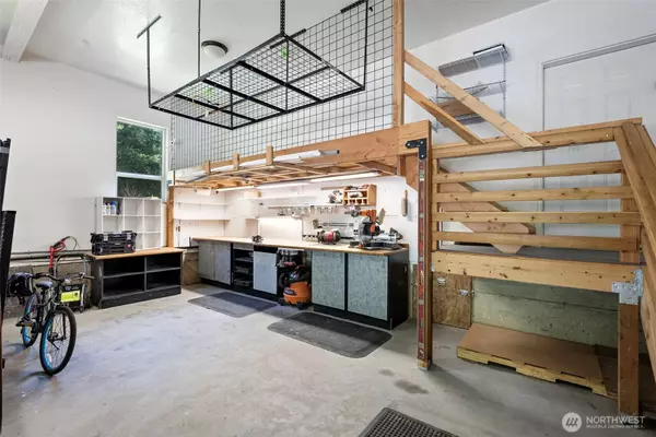 3779 NE Wagon Wheel LN, Poulsbo, WA 98370