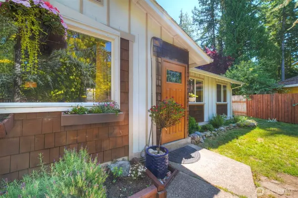 3916 Rainbow CT NW, Bremerton, WA 98312