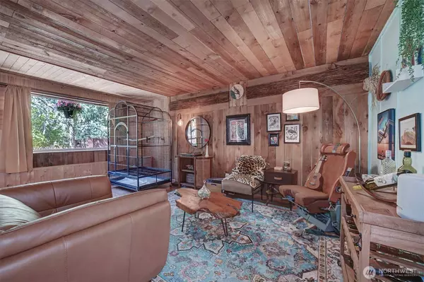 3916 Rainbow CT NW, Bremerton, WA 98312