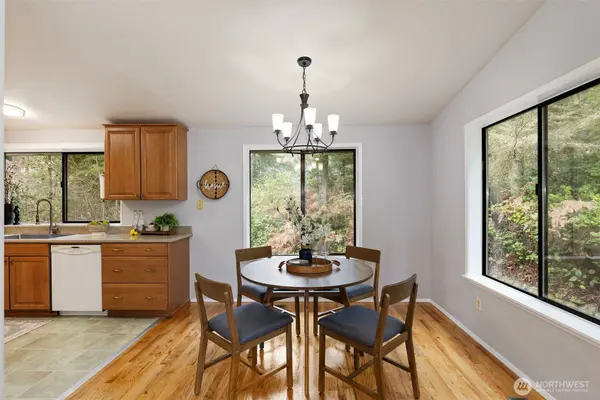 849 NW Pioneer Hill RD, Poulsbo, WA 98370