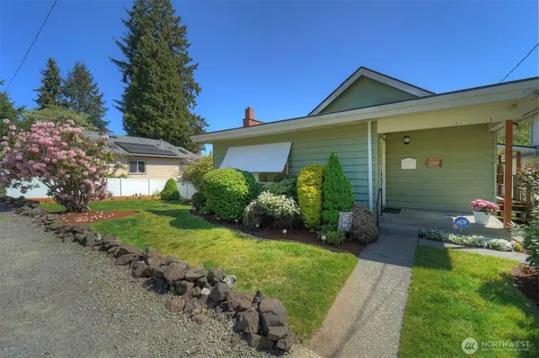 1112 N Cambrian AVE, Bremerton, WA 98312