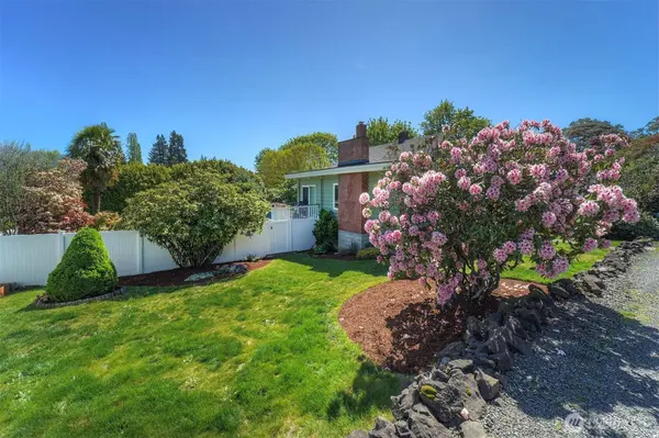 1112 N Cambrian AVE, Bremerton, WA 98312