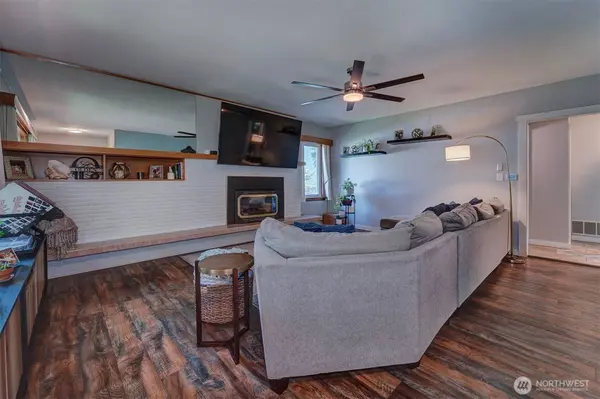 1112 N Cambrian AVE, Bremerton, WA 98312