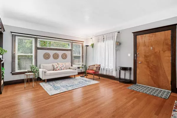 1027 Yale ST, Sacramento, CA 95818