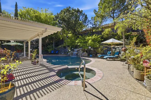 325 Carpenter Hill RD, Folsom, CA 95630