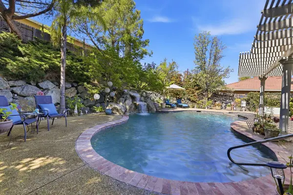 325 Carpenter Hill RD, Folsom, CA 95630
