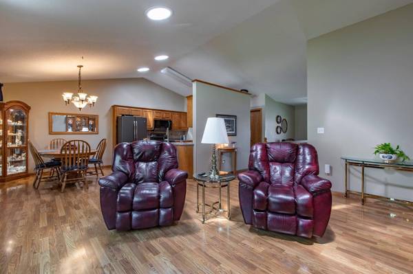 5551 Nancy LN NW, Rochester, MN 55901