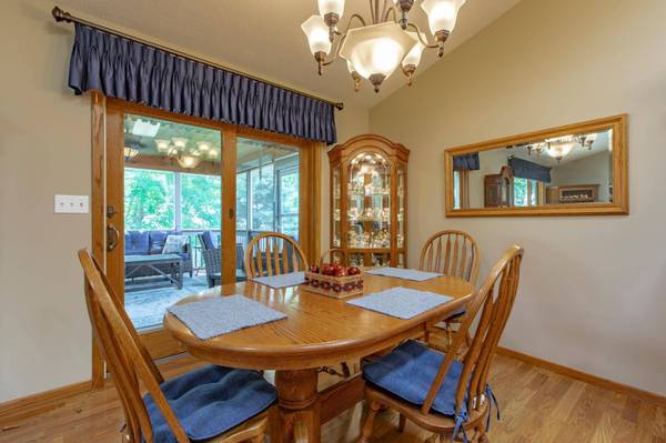 5551 Nancy LN NW, Rochester, MN 55901