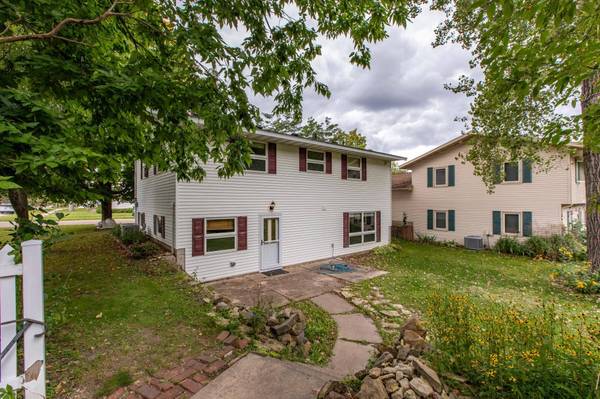 302 17th AVE NE, Rochester, MN 55906