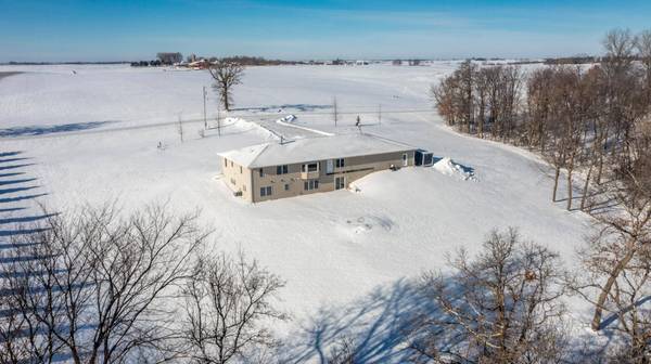 57618 205th AVE, Plainview, MN 55964