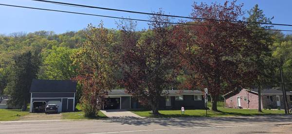 1240 N Main ST, Altura, MN 55910