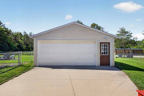 3704 Strathmore LN SE, Rochester, MN 55904