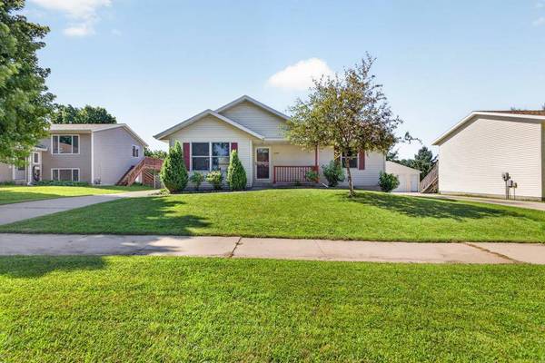 3704 Strathmore LN SE