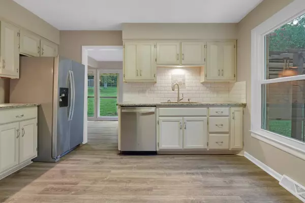 524 Indian Lake Rd, Hendersonville, TN 37075