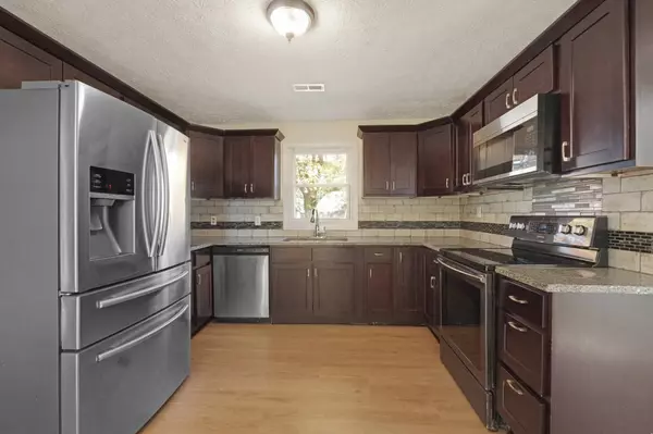 201 Moore Ave, Portland, TN 37148