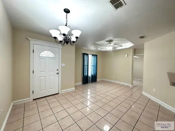 1041 Paso Dr, Los Fresnos, TX 78566