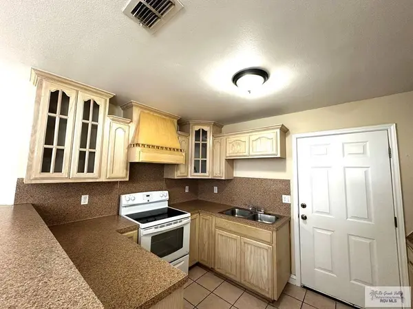 1041 Paso Dr, Los Fresnos, TX 78566