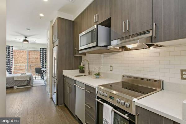 2550 17TH ST NW #302, Washington, DC 20009