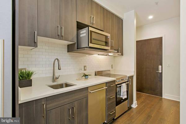 2550 17TH ST NW #302, Washington, DC 20009