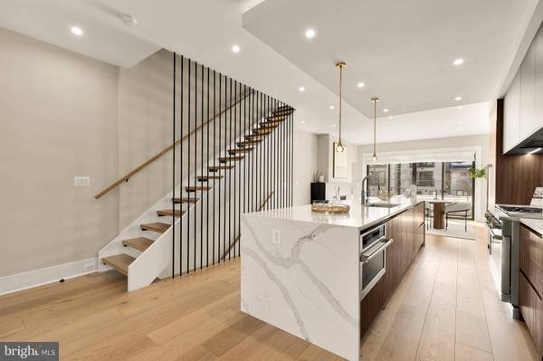 3726 R ST NW, Washington, DC 20007