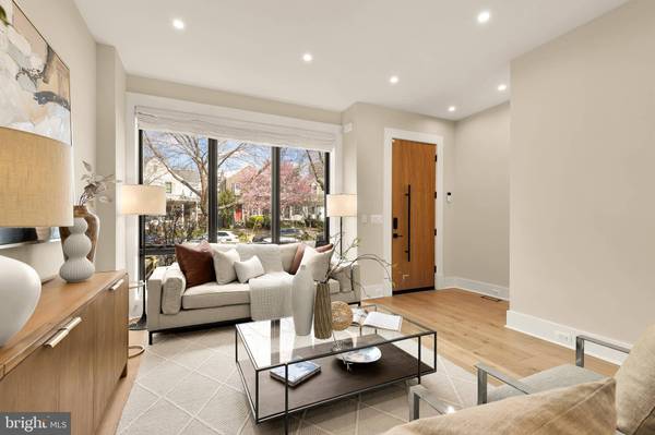 3726 R ST NW, Washington, DC 20007